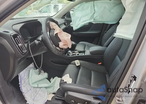 2024 Volvo Xc40 Ultimate z USA, uszkodzony, nr VIN YV4L12UM5R2301610